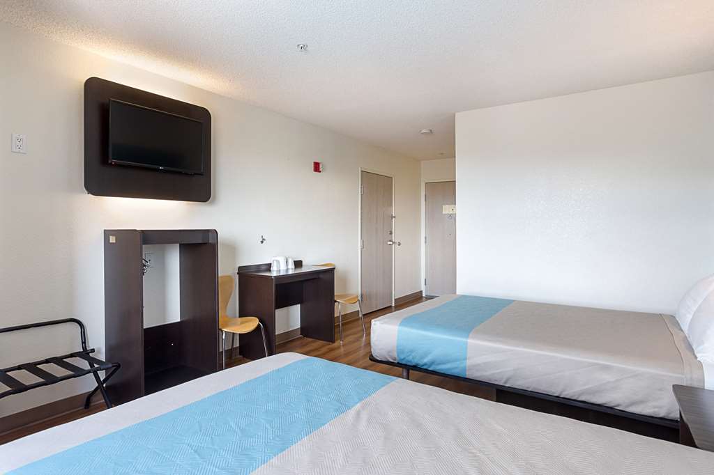 6-page, Az Hotel 2*